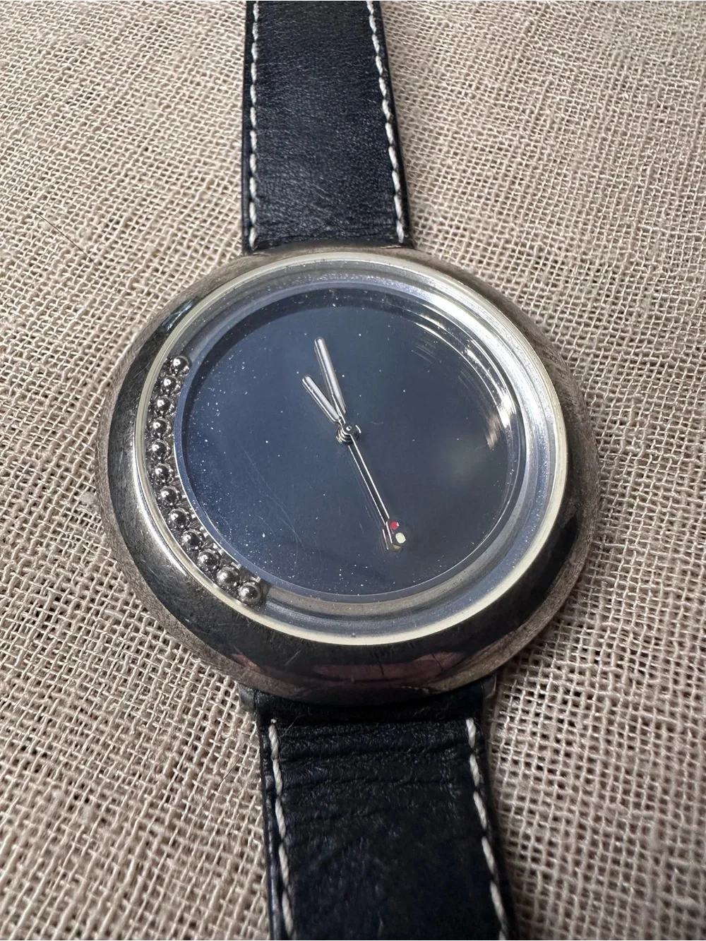 Minimalist Mirror Finish Timepiece Dynamic Movement Fidget Watch